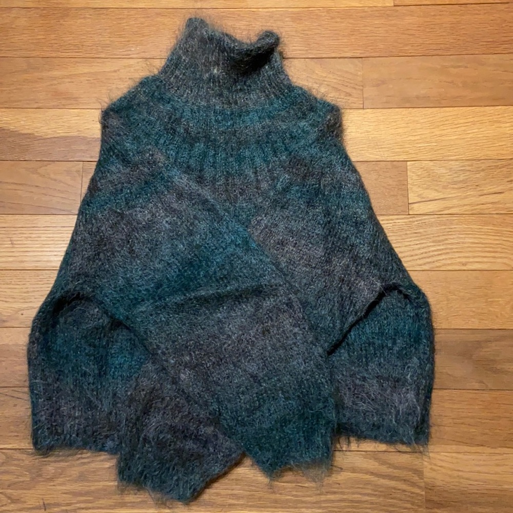 Mohair black/green sweater.  Gorgeous and so fluffy!
